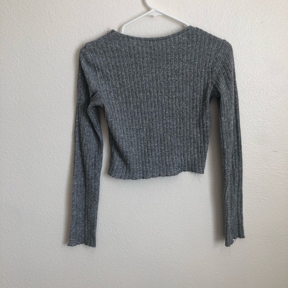 FOREVER 21 gray knit lettuce edge long sleeve crew neck minimalist crop top - Picture 8 of 9
